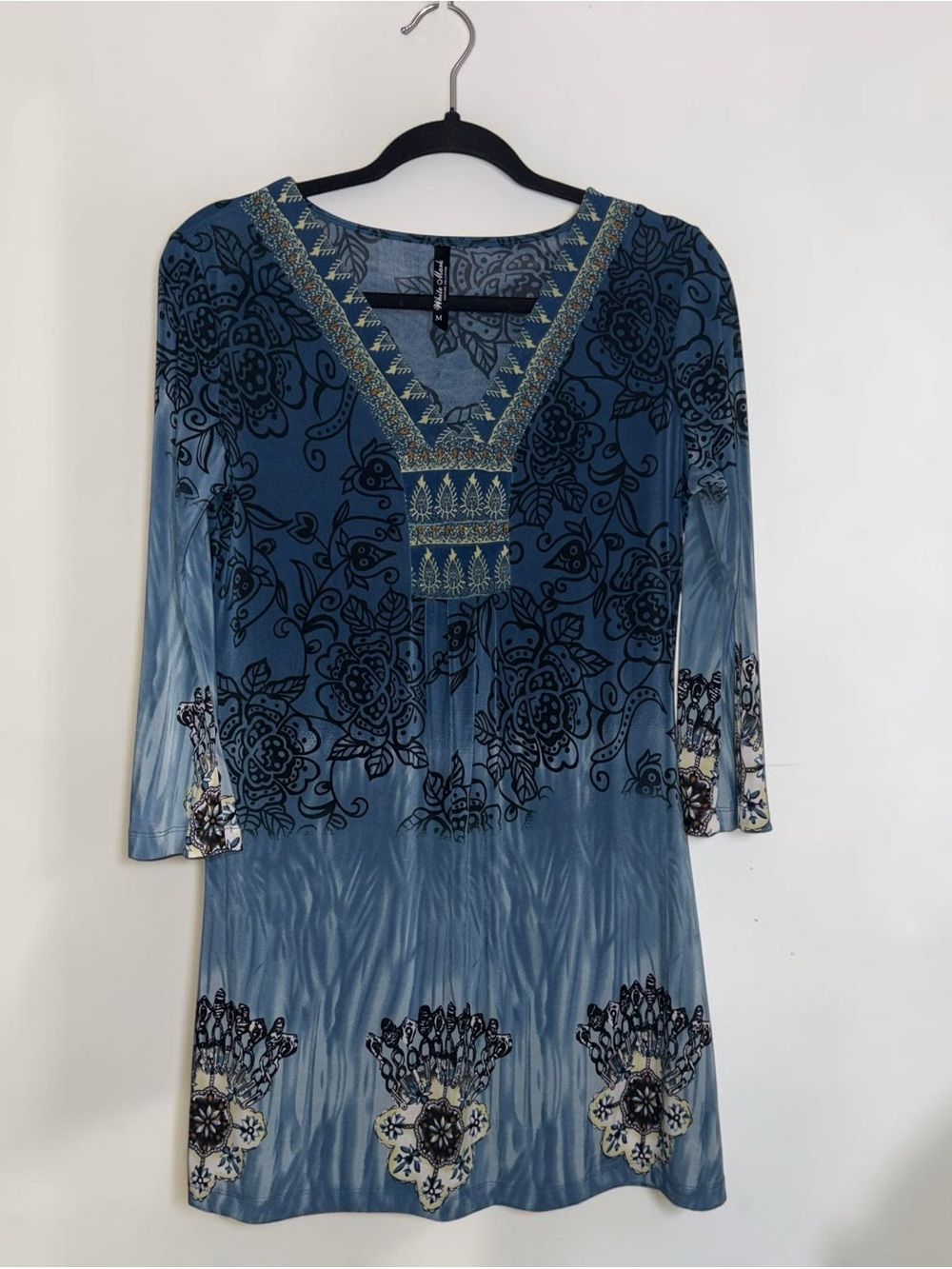 White Mark Boho Blue Floral V-Neck Long Sleeve Tunic Dress